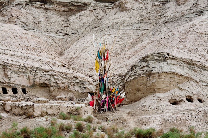 Unrevealed, Site 5 (Six Awaiting), 2009